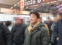 두문불출 끝낸 백종원, 지역 축제에 등장..방송 복귀각?