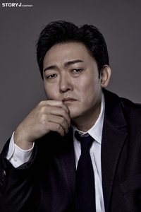 배우 이준혁, 영화 ‘왕과 사는 남자’에서 ‘막동아재’로 출연…활력 더한다