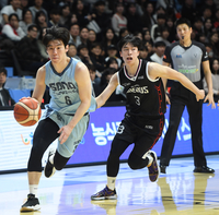 [포토] 이정현 ‘폭풍 드리블’