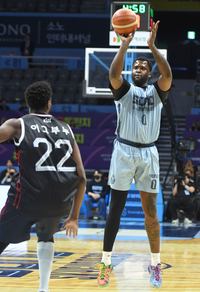 [포토] 존슨 ‘차분하게 던지자’