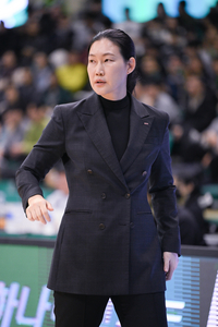 ‘슛 난조→2연패’ 박정은 감독 “경기 감각 떨어져, 다음 KB 원정 준비 잘해야” [SS부천in]