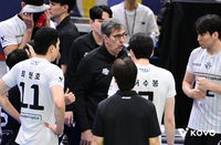 OK저축은행 상대 1승3패로 ‘열세’, 블랑 감독 “사이드아웃 안정화, 서브가 키포인트”[현장인터뷰]