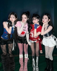 카리나에 아이린…‘SM 대표 美女’ 4인방 뭉쳤다 [★SNS]