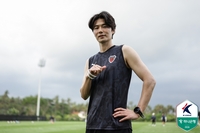 기성용 ‘성폭행 주장’ 초교 후배 상대 손배소 2심 내달 열린다