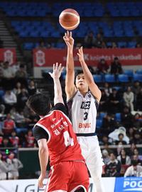 [포토]3점슛 던지는 KCC 허웅