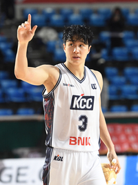 [포토]51득점을 팬들에게 인사하는 KCC 허웅