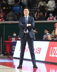 [포토]SK 전희철 감독, 안 풀리네...