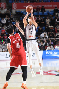 [포토]KCC 허웅의 3점슛