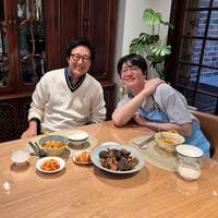 ‘은퇴설 일축’ 박신양, 성시경 ‘만날텐데’ 출격... 3월 전시회 앞두고 근황 공개