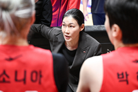 ‘디펜딩 챔피언’ BNK 위엄 어디로…3연패 늪→도대체 무슨 일이? [SS포커스]