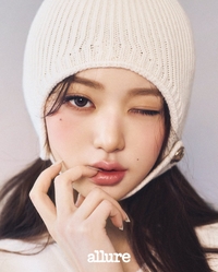 “인형이야 사람이야?”...장원영, 벙어리 모자 쓰고 ‘뽀짝미’ 대폭발
