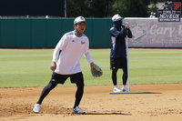 “내가 만만한 거죠” 두산 완벽 적응 중인 박찬호, 돋보이는 ‘동생들과 케미’ [SS시드니in]