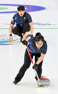 韓컬링 믹스더블 김선영-정영석, 영국에도 2-8 완패 ‘대회 4연패, 최하위’ [2026 밀라노]