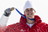 첫 올림픽서 첫 금메달! ‘밀라노 1호’ 스위스 알파인스키 男 활강 폰 알멘 [2026 밀라노]