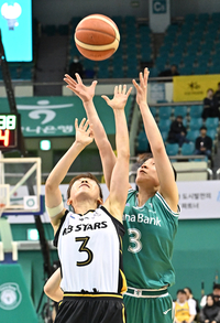 [포토]하나은행 정현, 더 높게!