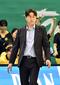 [포토]KB스타즈 이끄는 김완수 감독