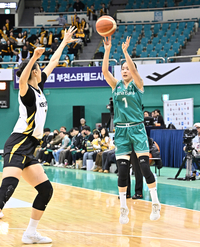 [포토]하나은행 박소희, 또 3점슛!