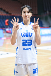 ‘42점 미친 활약’ 나이를 잊은 김단비, 덕분에 우리은행도 웃는다 [SS스타]