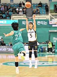 [포토]KB스타즈 양지수의 3점슛
