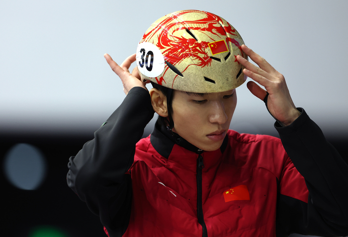 "이젠 완벽한 중국인" 적으로 등장! 린샤오쥔, 1000m 예선 어드밴스 구제받아 가까스로 준준결승 진출 [2026 밀라노]