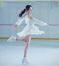 “중계석 소란” 일본 언론도 경악한 임은수 비주얼… 밀라노 올림픽 ‘장외 금메달’