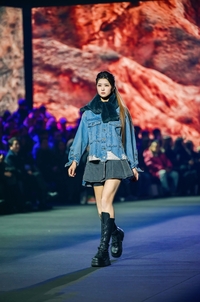 ‘이파니 딸’ 서이브, 13세 맞아? 171㎝ 성숙 비주얼로 런웨이 접수