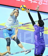 [포토]속공 성공하는 대한항공 김규민