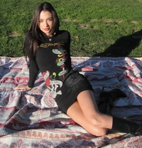 이혼한 50세 ‘스파이더맨’, 미모의 20살 인플루언서와 데이트 포착