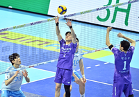 [포토]토스 올리는 우리카드 세터 한태준