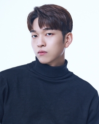 유재필, 데뷔 이후 첫 시상자 된다…‘디 어워즈’ 프리젠터 발탁