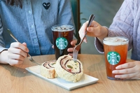 투떰즈업 특허빵 ‘맘모롤’ 스벅에서?