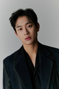 신현승, 넷플릭스 새 시리즈 ‘ 레이디 두아’ 캐스팅 확정[공식]