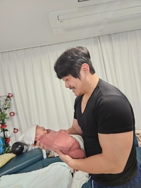 13년 만에 아내·자녀 공개 KCM,  인큐베이터 보낸 셋째 아들 첫 포옹 순간