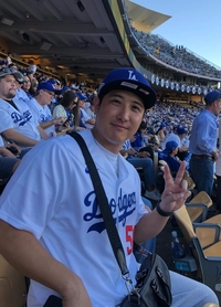 “이제는 스포테이너” 황재균, 20년 야구 인생 뒤로하고 SM C&C行… 서장훈 계보 잇나