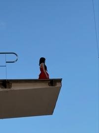 츄, 보기만 해도 아찔...위험천만 다이빙대 위 촬영 현장