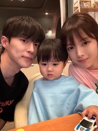 노정의, 20개월 조카 박유호와 ‘심쿵’ 케미... “내 과자 메이트”