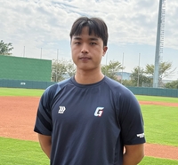 “나는 자신감이 넘치는 투수” 대졸 최대어답네! 롯데 캠프 유일신인→올시즌 ‘풀타임 생존’을 외쳤다 [SS시선집중]