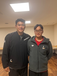 “겸손은 기본, 사생활 관리 필수”…‘최고령 홀드왕’ 노경은, 유망주들에 뼈있는 조언