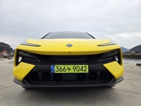 도로 위 껌딱지처럼 ‘스티키’하게…로터스 엘레트라, 서울-통영 400㎞ 시승기 [원성윤의 가요타요]