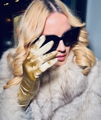 ‘팝의 여왕’ 마돈나, 38세 연인과 행복한 발렌타인 데이…“심장 도둑”