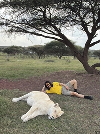 “사자가 약에 취했다?” 노홍철 아프리카 인증샷, ‘동물 학대’ 잔혹사 폭로