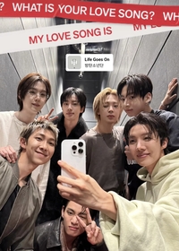 “7명 비주얼, 美쳤네”…방탄소년단 ‘완전체’ 사진 깜짝 공개 [★SNS]