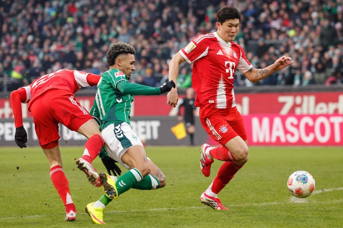 푹 쉰 김민재는 확실히 다르다, 2주 만에 출전해 압도적 수비력 과시...브레멘 공격진 무력화 맹활약