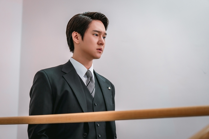 ‘언더커버 미쓰홍’ 고경표, 여의도 증권가를 쥐락펴락