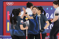 “김은지, 환상의 역전샷!” 7-2→8-9 뒤집혔다가 재역전…韓 여자 컬링, 中 울린 ‘마지막 한 방’ [2026 밀라노]