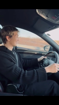 RM, “나도 웃김”... 면허 없던 리더의 반전 드라이빙 근황