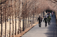 [날씨] 연휴 끝! 일상 복귀…아침-낮 기온 ‘±15도 차’ 든든한 옷차림’ 필수