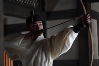 웃음으로 시작해 눈물로 완성됐다…〈왕과 사는 남자〉, 설 연휴 흥행을 넘어 400만 돌파