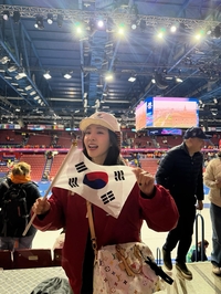 산다라박, 동계올림픽 현장 응원... “우리 선수들 파이팅!”