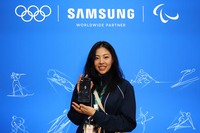 삼성 ‘Z플립7’ 들고 밀라노 누빈 빙속 여제 이나현 “첫 올림픽은 배움”